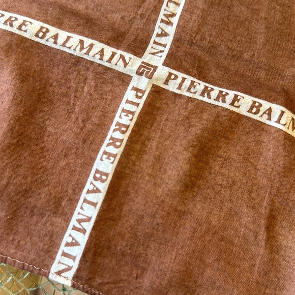 13.5 X 14” PIERRE BALMAIN HANDKERCHIEF. BROWN AND WHITE - Picture 2 of 3